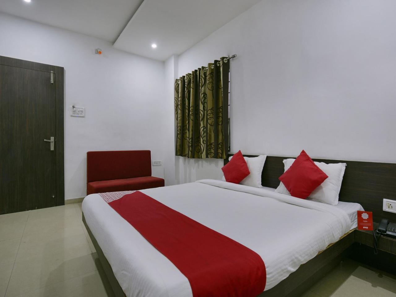 Oyo 9969 Hotel Kshipra Dham Ujaim Exterior foto