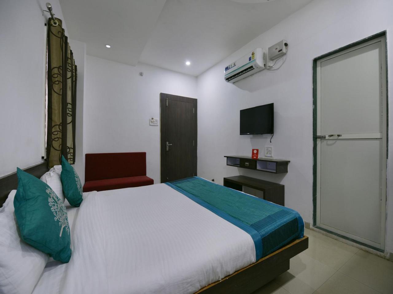 Oyo 9969 Hotel Kshipra Dham Ujaim Exterior foto