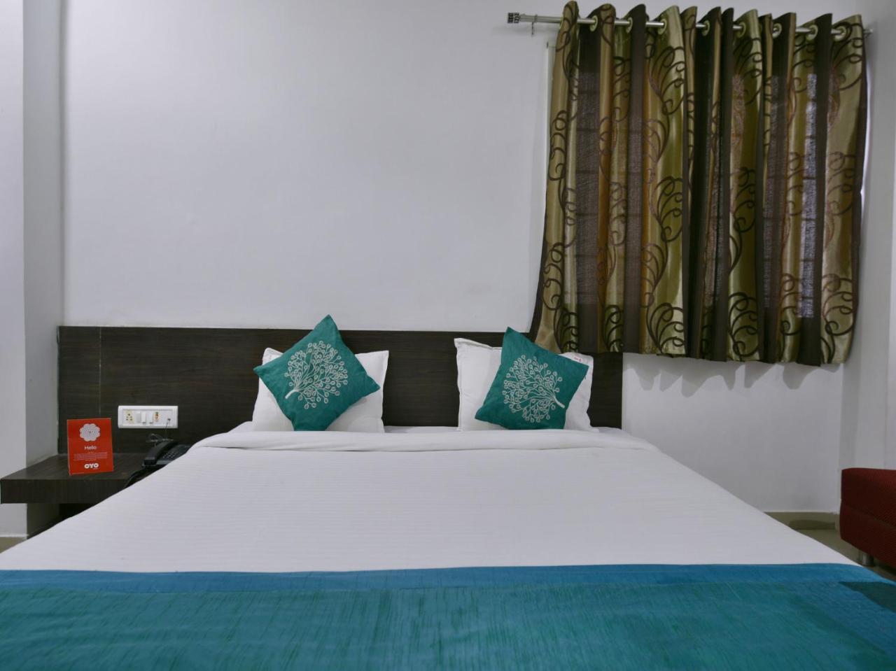Oyo 9969 Hotel Kshipra Dham Ujaim Exterior foto