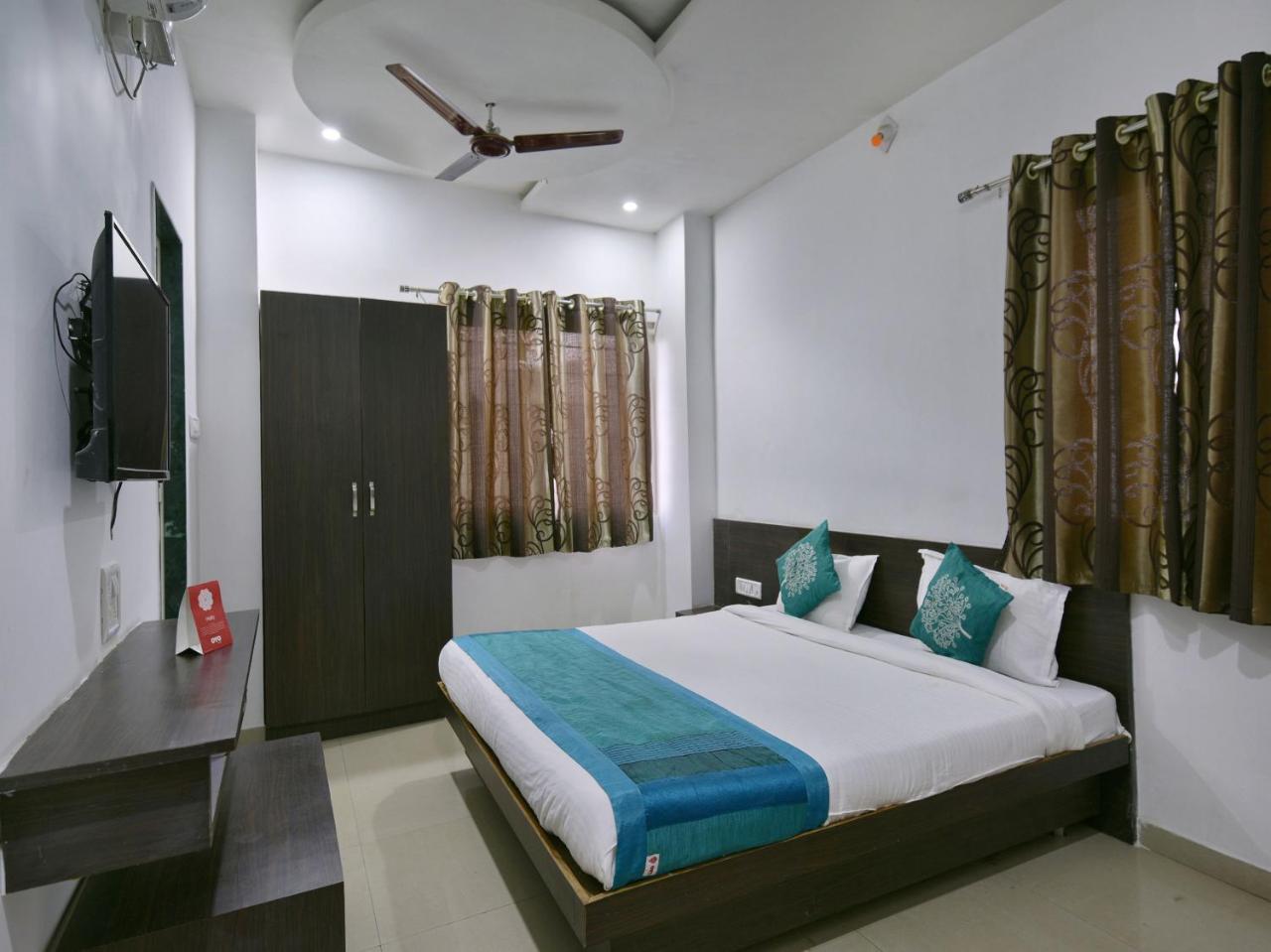 Oyo 9969 Hotel Kshipra Dham Ujaim Exterior foto