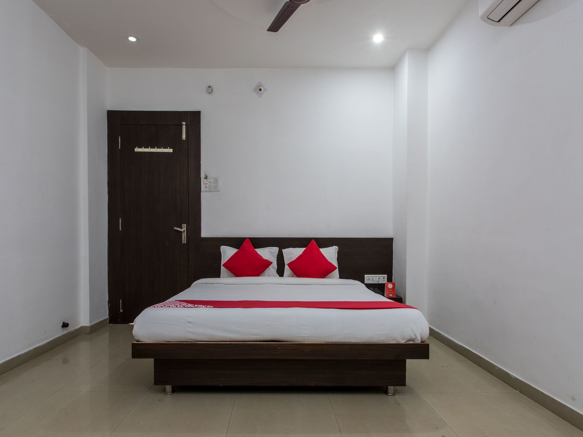 Oyo 9969 Hotel Kshipra Dham Ujaim Exterior foto