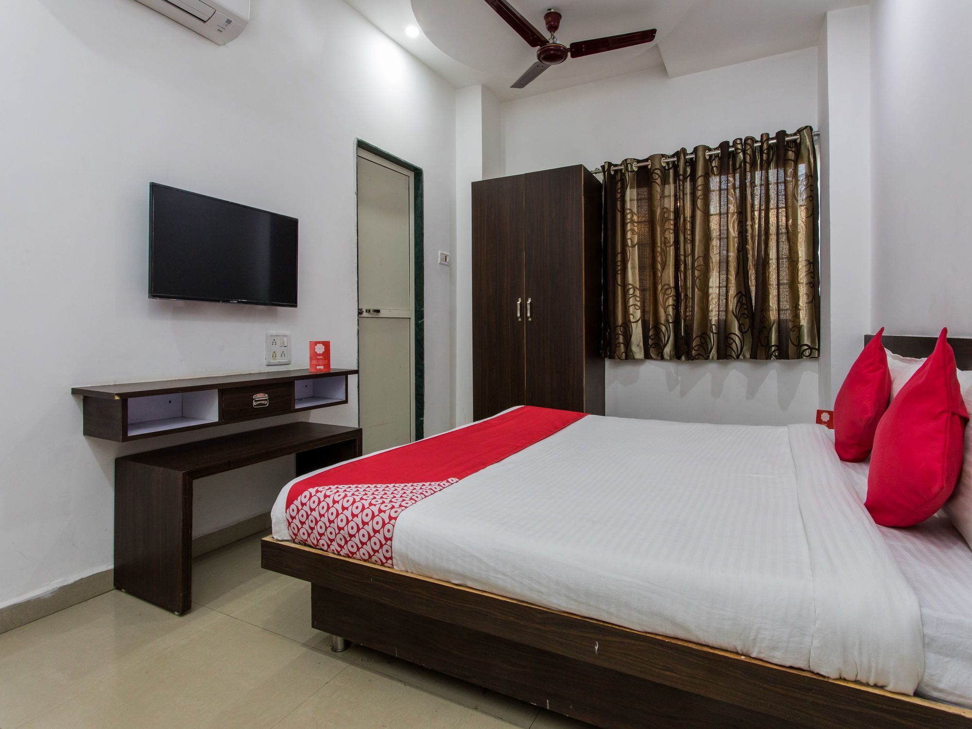 Oyo 9969 Hotel Kshipra Dham Ujaim Exterior foto