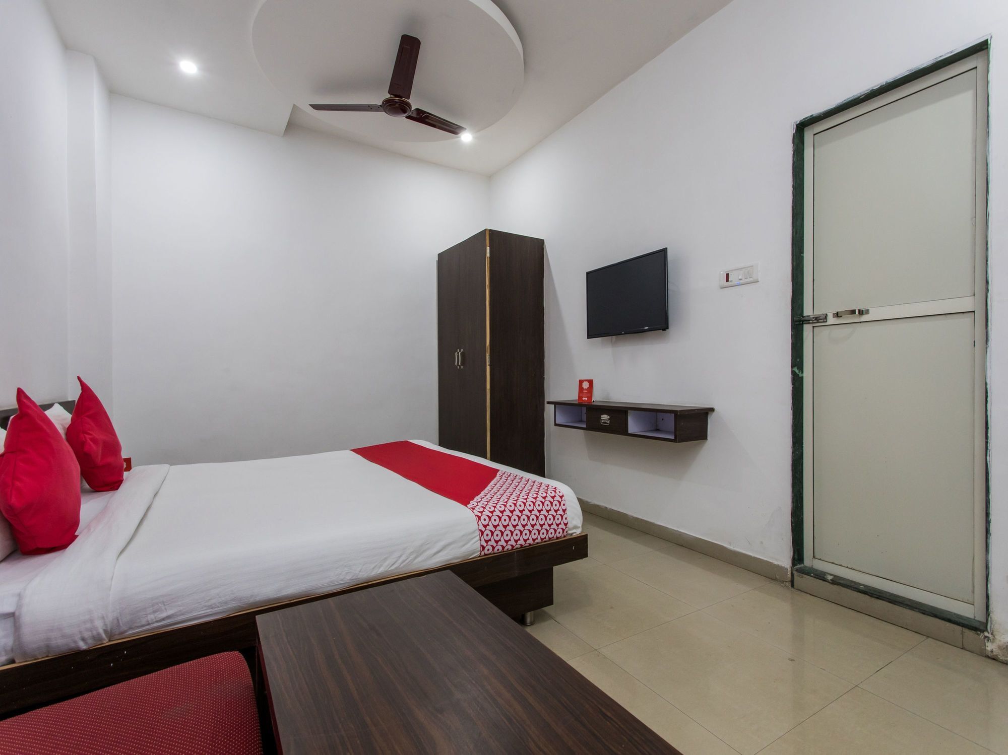 Oyo 9969 Hotel Kshipra Dham Ujaim Exterior foto