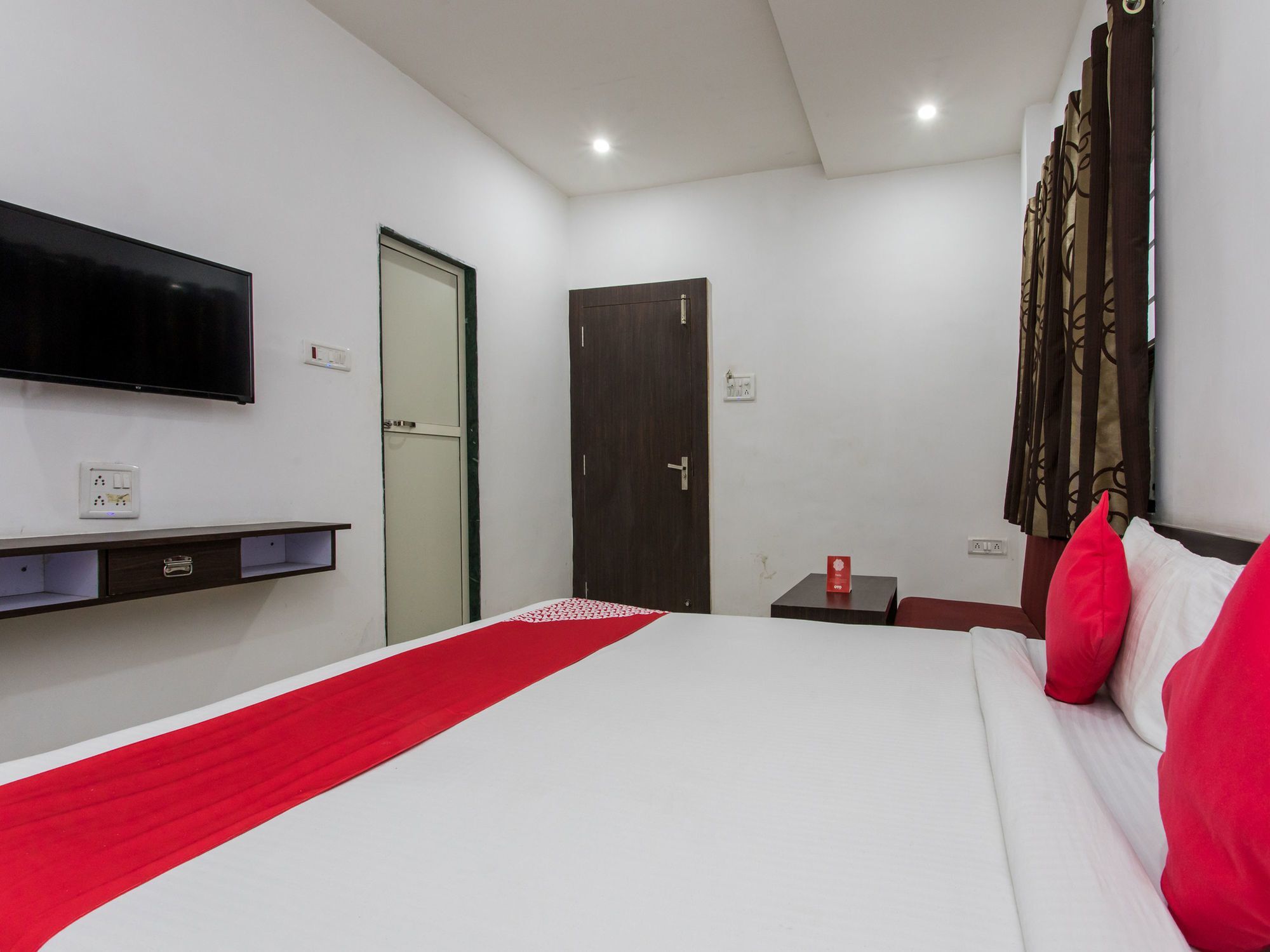 Oyo 9969 Hotel Kshipra Dham Ujaim Exterior foto